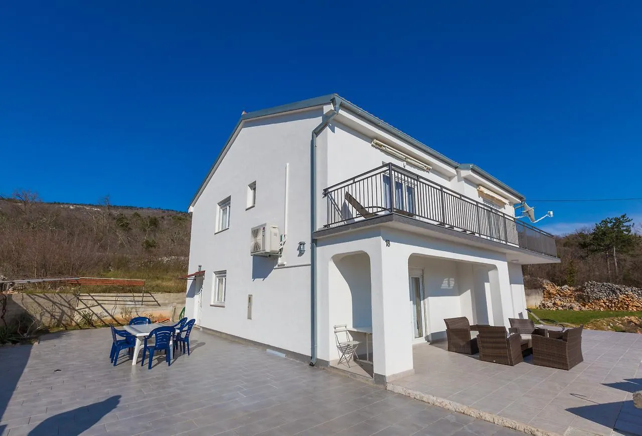 Apartments Royal Dujak Selce Croácia