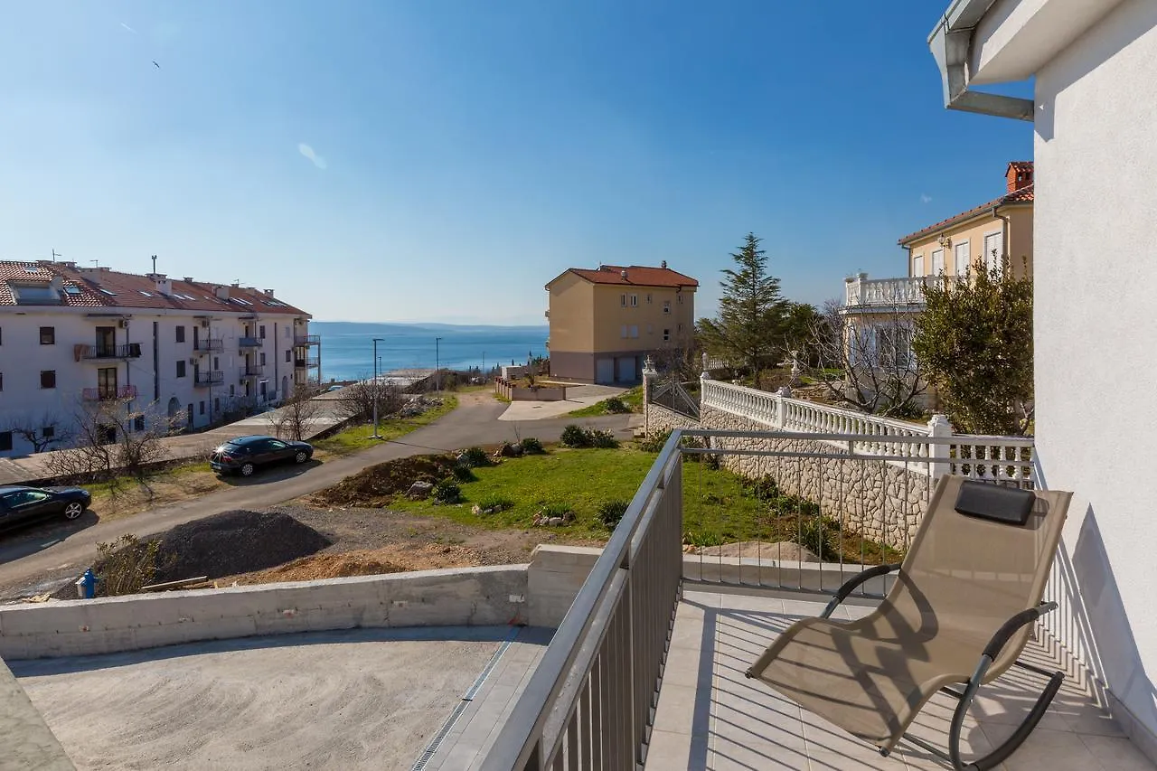 Apartments Royal Dujak Selce